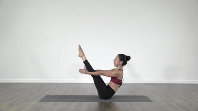 Navasana Lizette Pompa Yoga