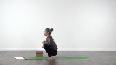 Linnea jivamukti yoga