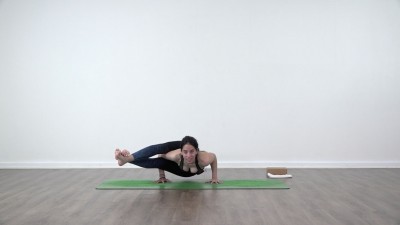 Screenshot from an online yoga class at Yogateket Uppsala