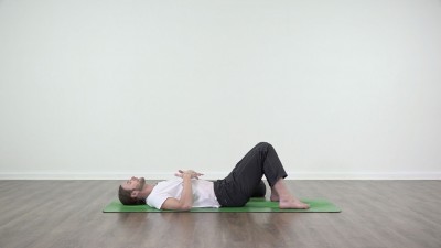Yoga practice at Yogateket with guy