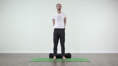 Yoga practice at Yogateket with guy