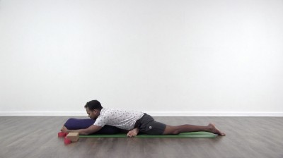 screenshot from online yoga class at Yogateket yoga studio in Uppsala sweden